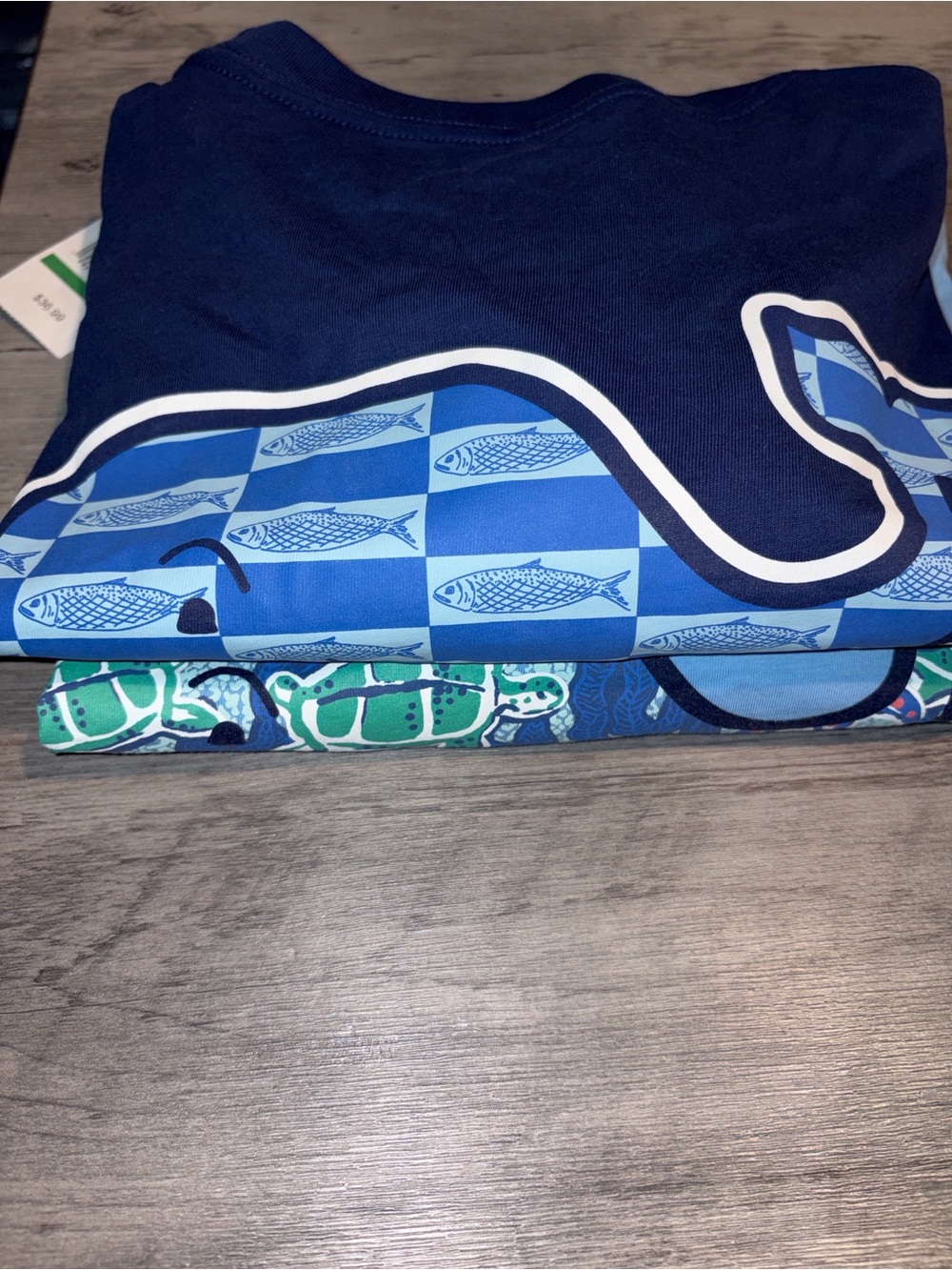 NWT 2 Pack Vineyard Vines Men’s Graphic Short sleeve tees